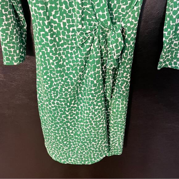 BCBGMaxazria Green Wrap Style Dress Size Small - Picture 4 of 8